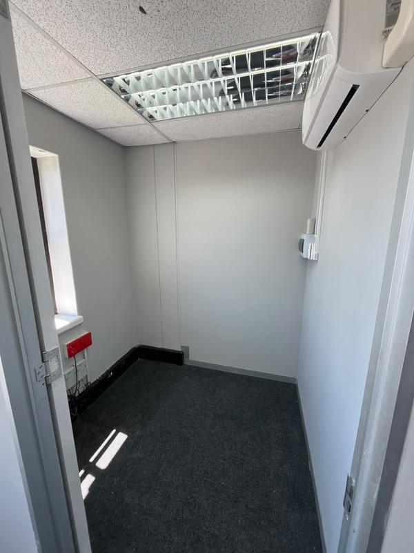 To Let Commercial Property for Rent in Newton Park Eastern Cape